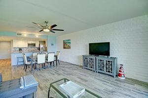 A Salty Day Getaway at Sea Sands Condominiums