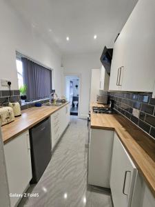 By the Joyous Stays - House with home comforts