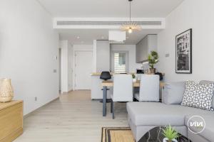 ViVi Homes - Dior Pool, Terrace & Sea View