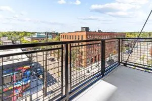 Downtown Ann Arbor 2 King Bed Balcony Apartment - Dexter Downtown Ann Arbor 2 King Bed Balcony Apartment - Dexter