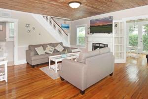 Modern 3BR, Pet-Friendly, WiFi, Washer & Dryer