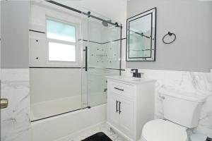 Modern 3BR, Pet-Friendly, WiFi, Washer & Dryer