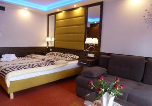 ASENATA Pokoje i Apartamenty Ustroń Centrum, basen letni, komfort, widok na góry