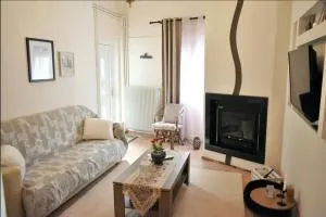 Little House - Pevkófiton