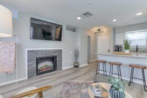 Walk to Broadway Riverfront Condo with Pool