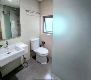 Apt Pejaten Park Biru 2 BR with Swim Pool, Bathub and Wi-Fi