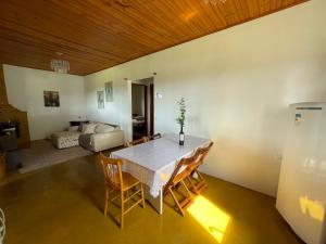 piscina nas montanhas de Gonçalves