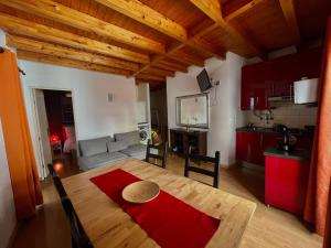 2 Bedroom, 2 Bathroom Apartment - Travessa da Madalena