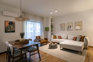 Athens Hidden Gem - Elegant 2 Bedroom Flat - Apartments, Athens