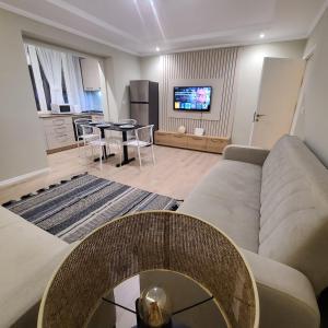 TESA apartment, accommodates 4, Next to City Center, with AC and WiFi