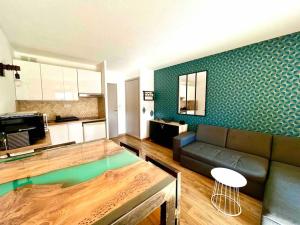 SUPERBE LOGEMENT CLIMATISE à 2 PAS DE LA MER