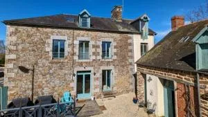 Chateau de Chambres Mont St Michel - Montanel