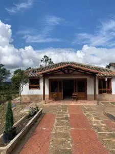 Cabaña Los Naranjos - Robles