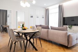 2BD,Terrace, AC, next to Dineika Park, Brand NEW, by Cohost