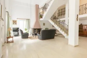 Sunshine House - Agios Ioannis Peristerion