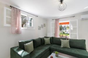 Spiros Holidays House