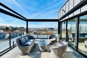 Rooftop sea view with private pool - La Sauvagère