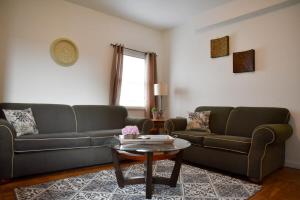 Cozy & Family Friendly Pittsburgh Home Sleeps 6