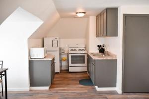 Unwind in a Bright Comfortable Apartment for 3