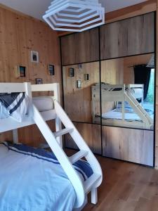 Villas Magnifique villa bois a Lacanau port : photos des chambres