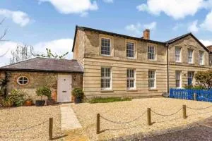 Large historic family home nr Longleat and Bath - Dilton