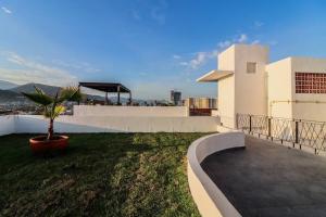 Torre Catalina. Ultra-Modern Versalles Getaway