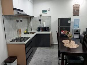 Tranquil 7th floor Apartment near Art Caffe Market