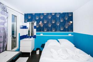 Standard Double Room with Shared Bathroom room in Hotel De La Poste