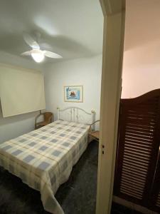 Apartamento a 01 quadra da praia da Enseada