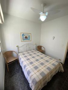 Apartamento a 01 quadra da praia da Enseada