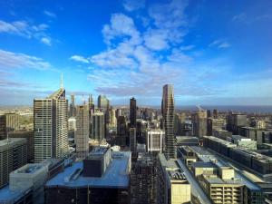 Luxury CBD Skyline View Apartment LV58