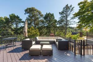 BREATHTAKING VIEWS Executive Lafayette Family Home