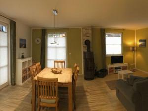 Thatched roof holiday home Dünenblick