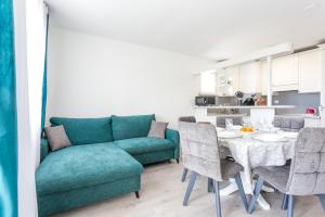 Apartments with parking space Split - 22452