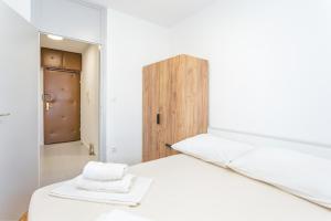 Apartments with parking space Split - 22452