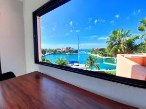 Penthouse, Ocean & Marina vws, Great 4 Remote Work