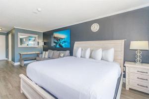 Beautifully Updated Queen Suite-Partial Ocean Views! Sea Mist 50601