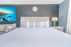 Beautifully Updated Queen Suite-Partial Ocean Views! Sea Mist 50601