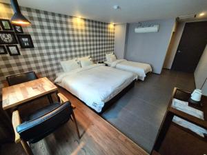 No. 25 Hotel Myeongji Oceanc City Business