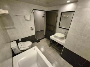 No. 25 Hotel Myeongji Oceanc City Business