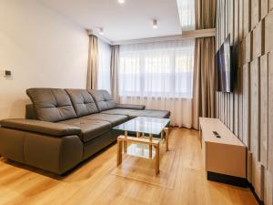 Luxury 3-room apartment by the beach