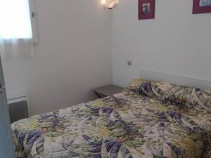 Appartement F2 avec loggia fermée et cuisine équipée, proche des thermes de Balaruc-les-Bains - FR-1-680-39