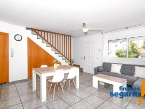 Villa 3 dormitorios con piscina a 500m de la playa - ES-320-10