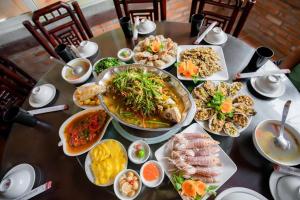 Khách sạn Moonlight Hotel - Mặt biển Hải Tiến