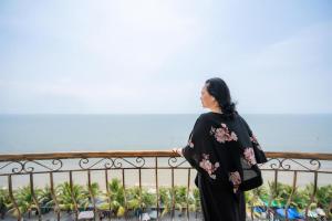 Khách sạn Moonlight Hotel - Mặt biển Hải Tiến