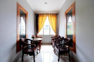 RedDoorz Syariah @ Delta Sari Aloha Waru