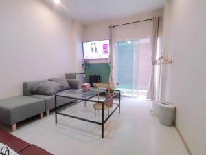 7 Class Pool Villa