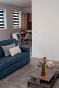 Designer 2BDR and 2Bath Near Sea Retreat!