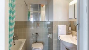 Retro City Bowl Apartment