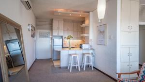 Retro City Bowl Apartment